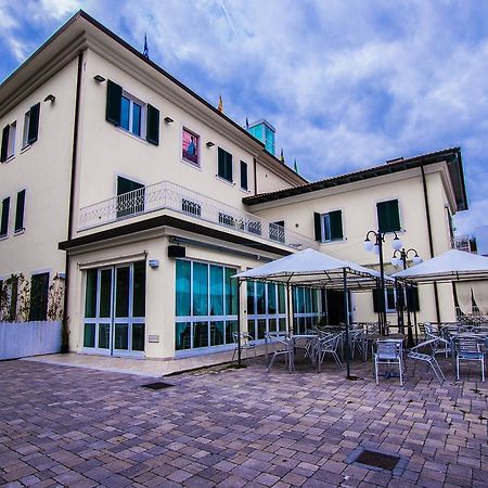 Hotel Butterfly Torre del Lago Puccini Esterno foto