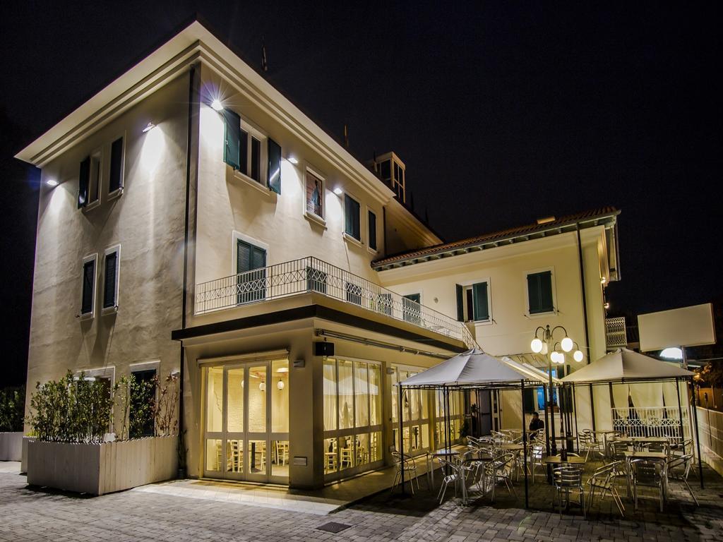 Hotel Butterfly Torre del Lago Puccini Esterno foto