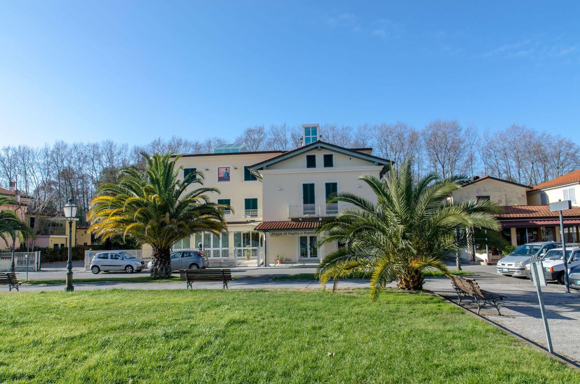 Hotel Butterfly Torre del Lago Puccini Esterno foto